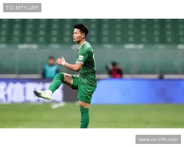 大连英博林良铭中场快速直塞：从训练场到赛场的瞬间爆发