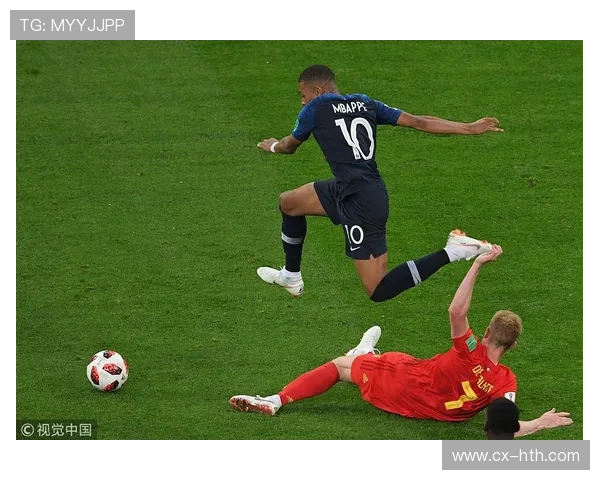 姆巴佩脚法戏法过人后破门，法国前场火爆全场